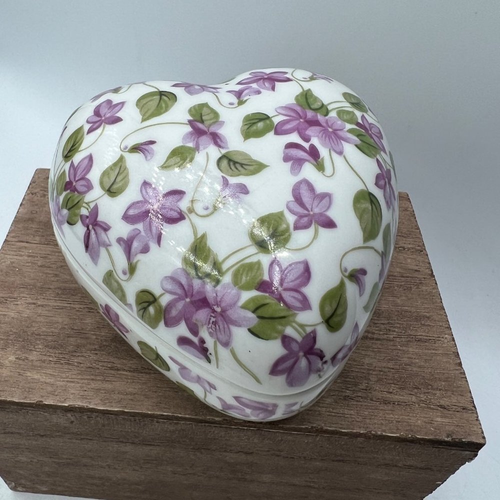 Takahashi  San Francisco Heart Shaped Flower Painted Porcelain Trinket Box